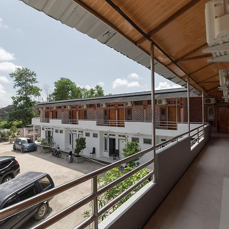 Reddoorz Syariah Near Jakabaring Sport City Palembang Exterior foto