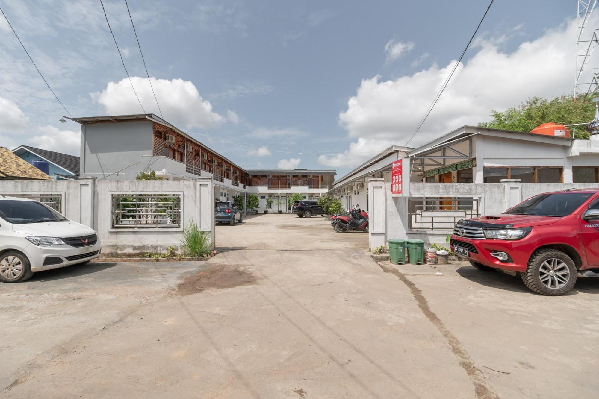 Reddoorz Syariah Near Jakabaring Sport City Palembang Exterior foto
