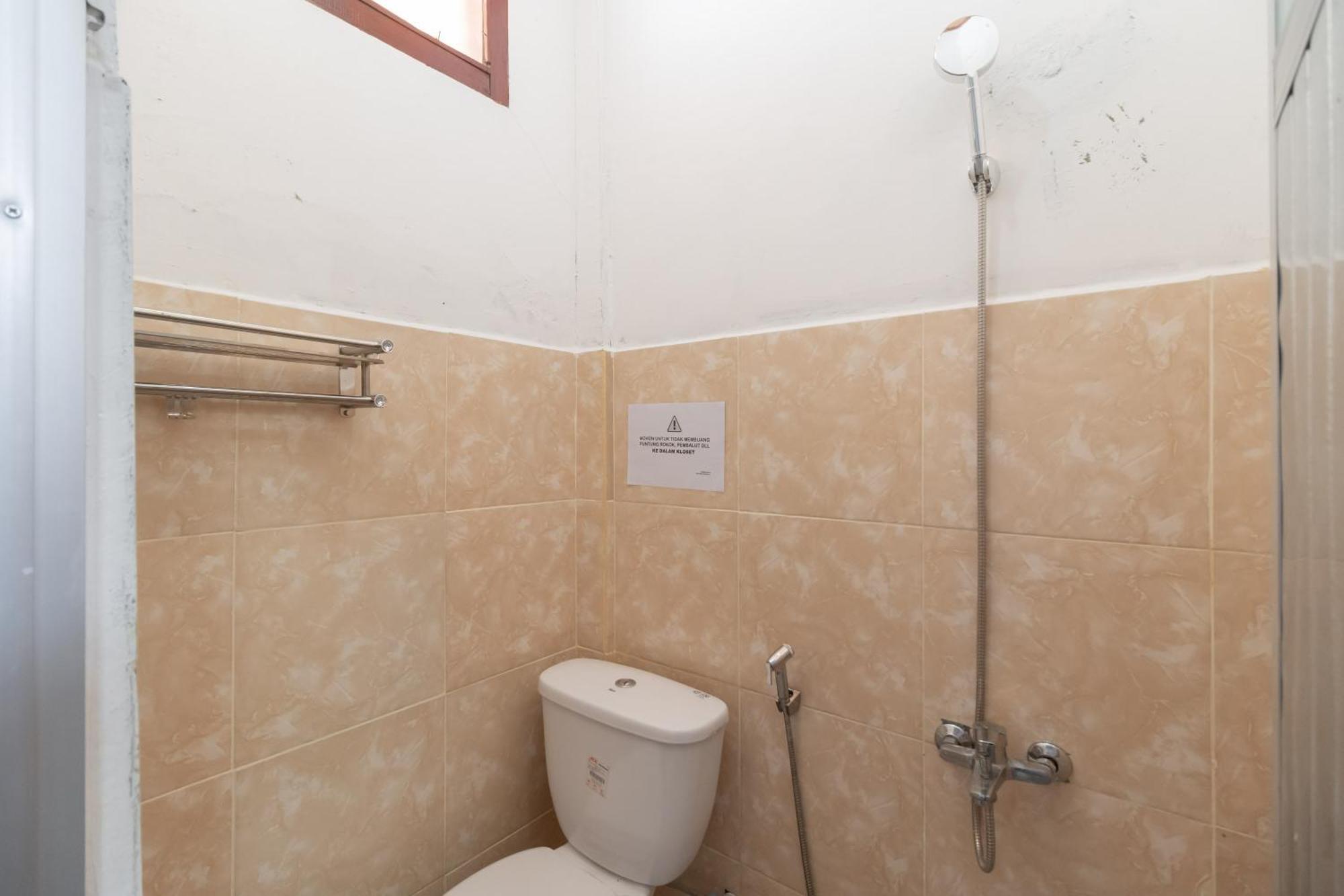 Reddoorz Syariah Near Jakabaring Sport City Palembang Exterior foto